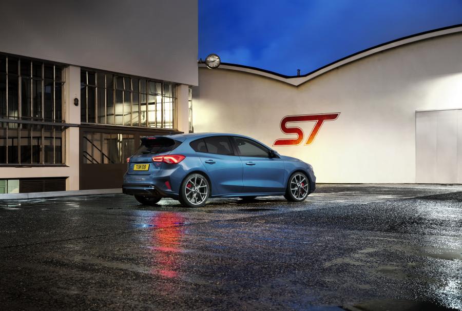  Ford Focus ST 2019 года  (WW) (фото 18 из 43)